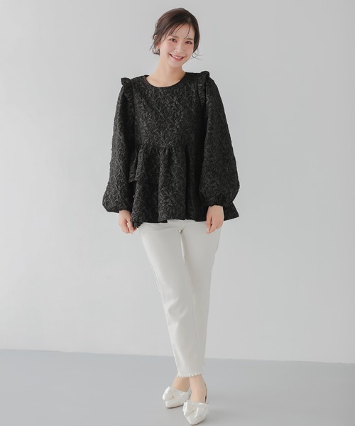 Fit more（フィットモア） アシンメトリーフリルジャガードトップス