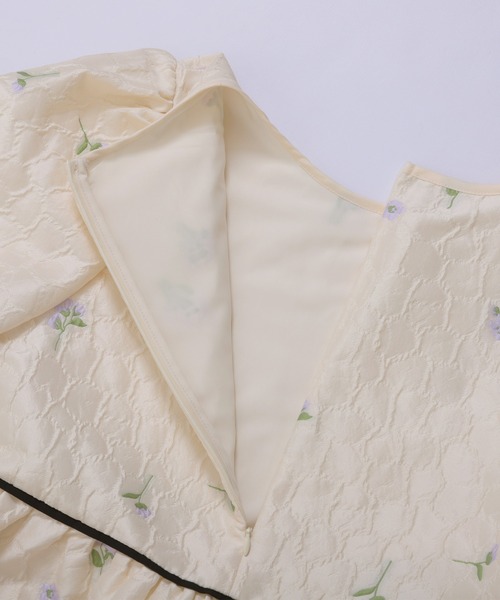 Fit more（フィットモア） フラワージャガードペプラムトップス