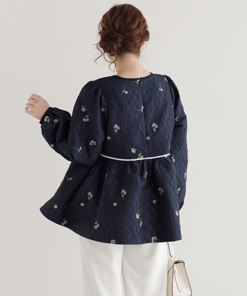 Fit more（フィットモア） フラワージャガードペプラムトップス