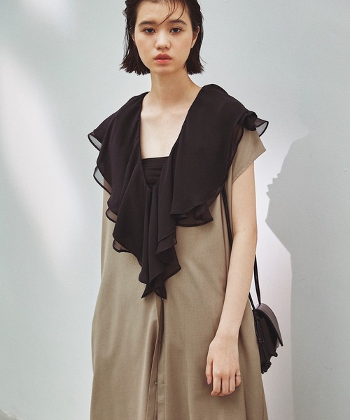 LA BELLE ETUDE（ラベルエチュード） ブラウス シャツ BIG Vネック前