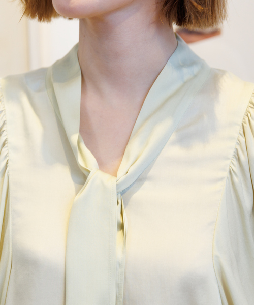 Rouge vif（ルージュ ヴィフ） ブラウス シャツ とろみ素材ギャザー