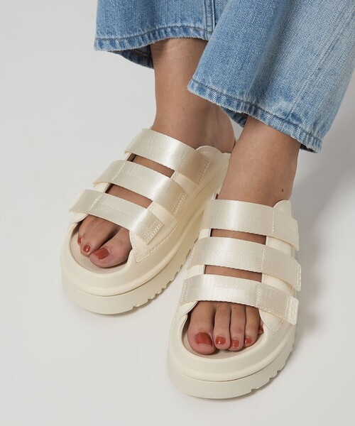 UGG Australia（アグオーストラリア） サンダル 「UGG」ゴールデン