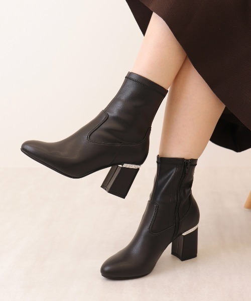 artemis by DIANA（アルテミス by ダイアナ） ブーツ ビジューヒール