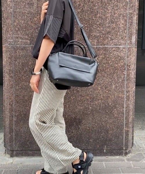 ear PAPILLONNER（イア パピヨネ） トートバッグ 「牛革」レザー