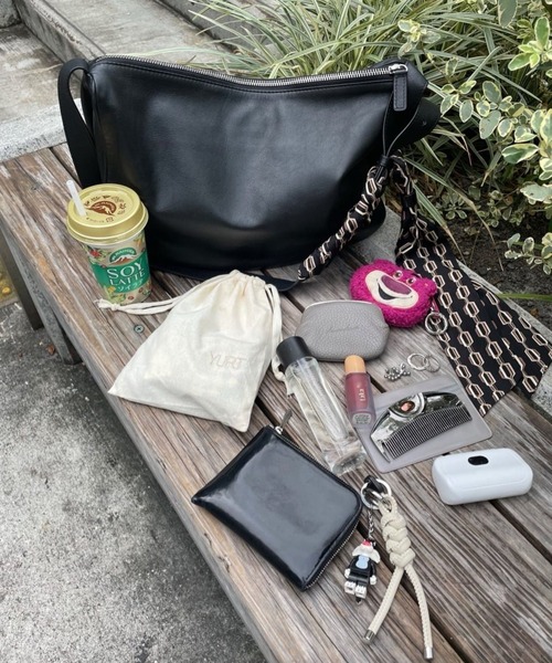 ear PAPILLONNER（イア パピヨネ） ショルダーバッグ バッグ 「本革