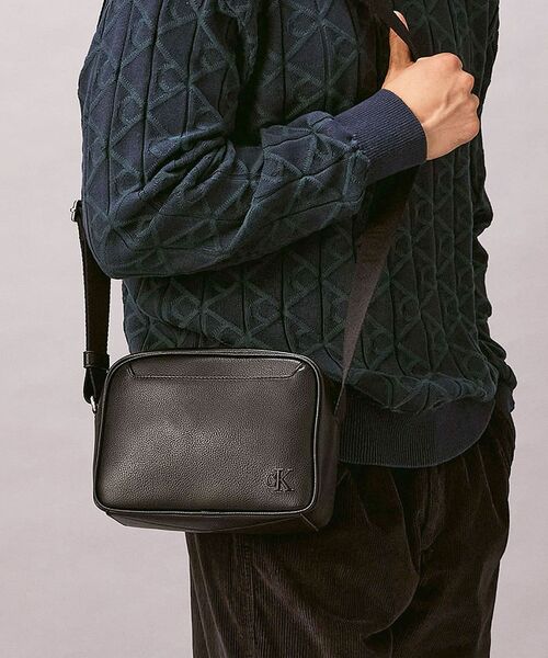 Calvin Klein（カルバン・クライン） ショルダーバッグ クロスボディ