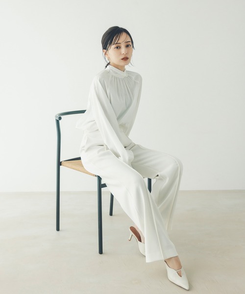 anuans（アニュアンス） ブラウス シャツ クロスネックボリューム