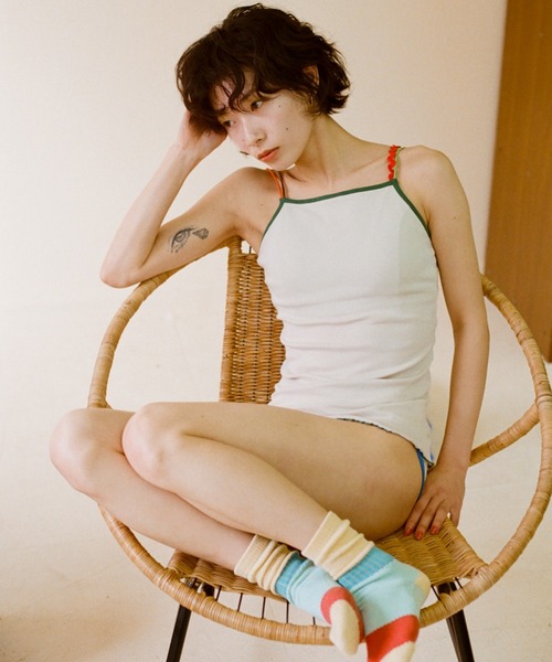 PAMM（パム） キャミソール 後ろ姿の肌色のリブキャミソール