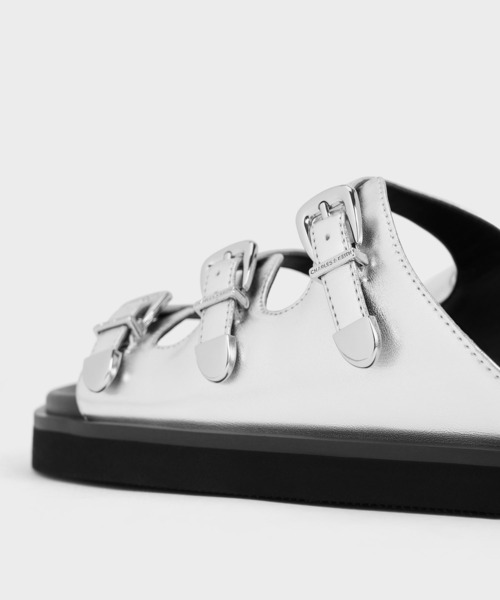 CHARLES ＆ KEITH（チャールズ&キース） サンダル バックルトリプル