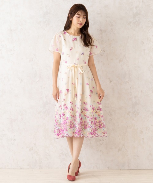 Rose Tiara（ローズティアラ） ワンピース 吹き上げフラワー刺繍