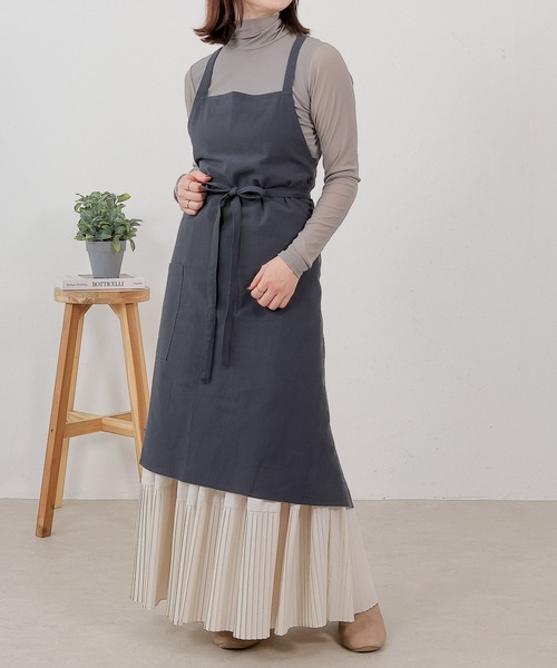 エプロン オールシーズン大活躍。リネンライクな風合いのあるコットン