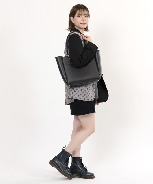 MARY QUANT（マリークヮント） トートバッグ マリークワント フリップ