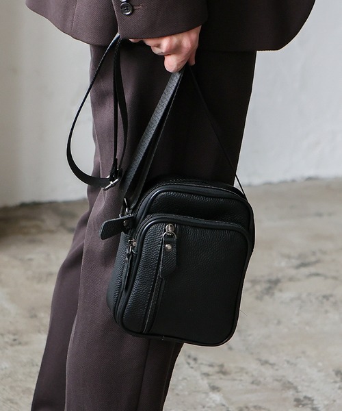 VitaFelice（ヴィータフェリーチェ） ショルダーバッグ 本革スクエア