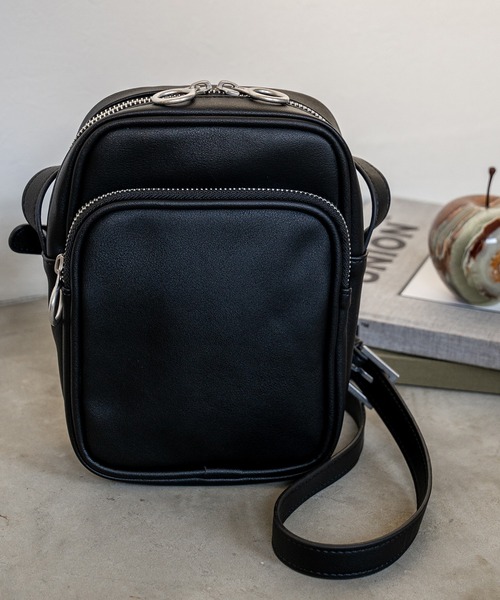 DEVICE（デバイス） ショルダーバッグ レザータッチ スクエア ミニ