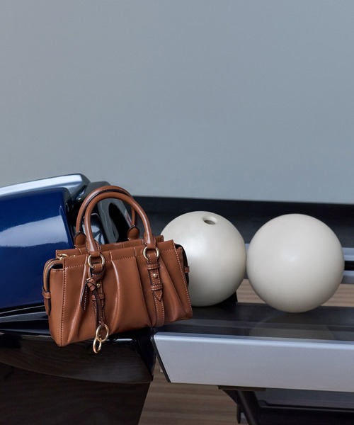 CHARLES ＆ KEITH（チャールズ&キース） トートバッグ Britton