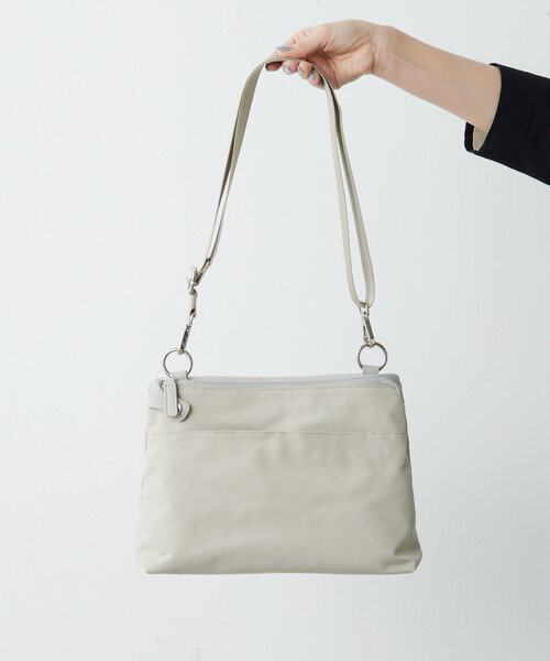 ear PAPILLONNER（イア パピヨネ） ショルダーバッグ バッグ 「撥水