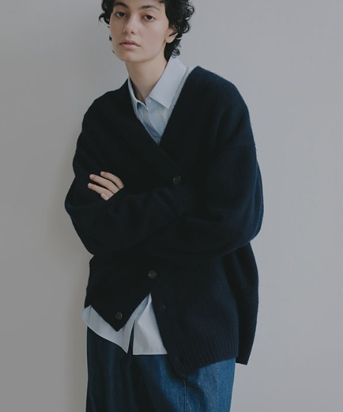ETRE TOKYO（エトレトウキョウ） カーディガン ミドルゲージVネック