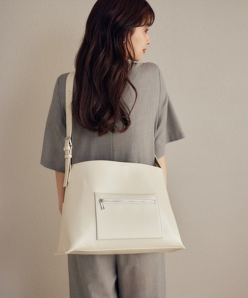 ADAM ET ROPE'（アダムエロペ） ショルダーバッグ バッグ 「赤埴奈津子