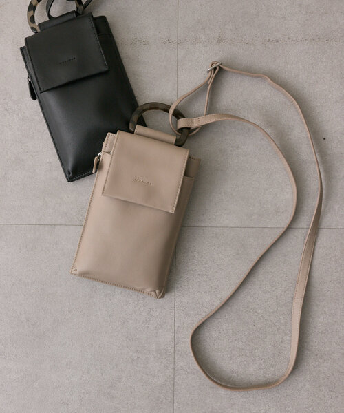 ear PAPILLONNER（イア パピヨネ） 財布 「本革」Dパーツ縦型モバイル