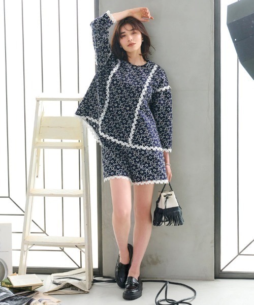 Chesty（チェスティ） ブラウス シャツ Cabbage フラワーパターン刺繍