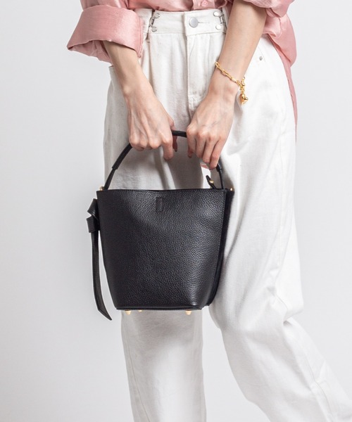 AULENTTI（オウレンティ） ショルダーバッグ バッグ 「AULENTTI