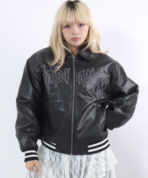 スタジャン グランジテイストなトライバルロゴ刺繍 フェイクレザー