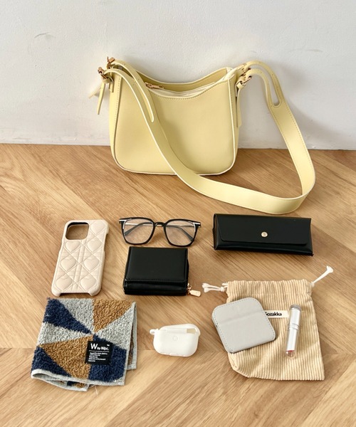 CLEA ショルダーバッグ バッグ 「6色展開」ワンハンドルハーフムーン