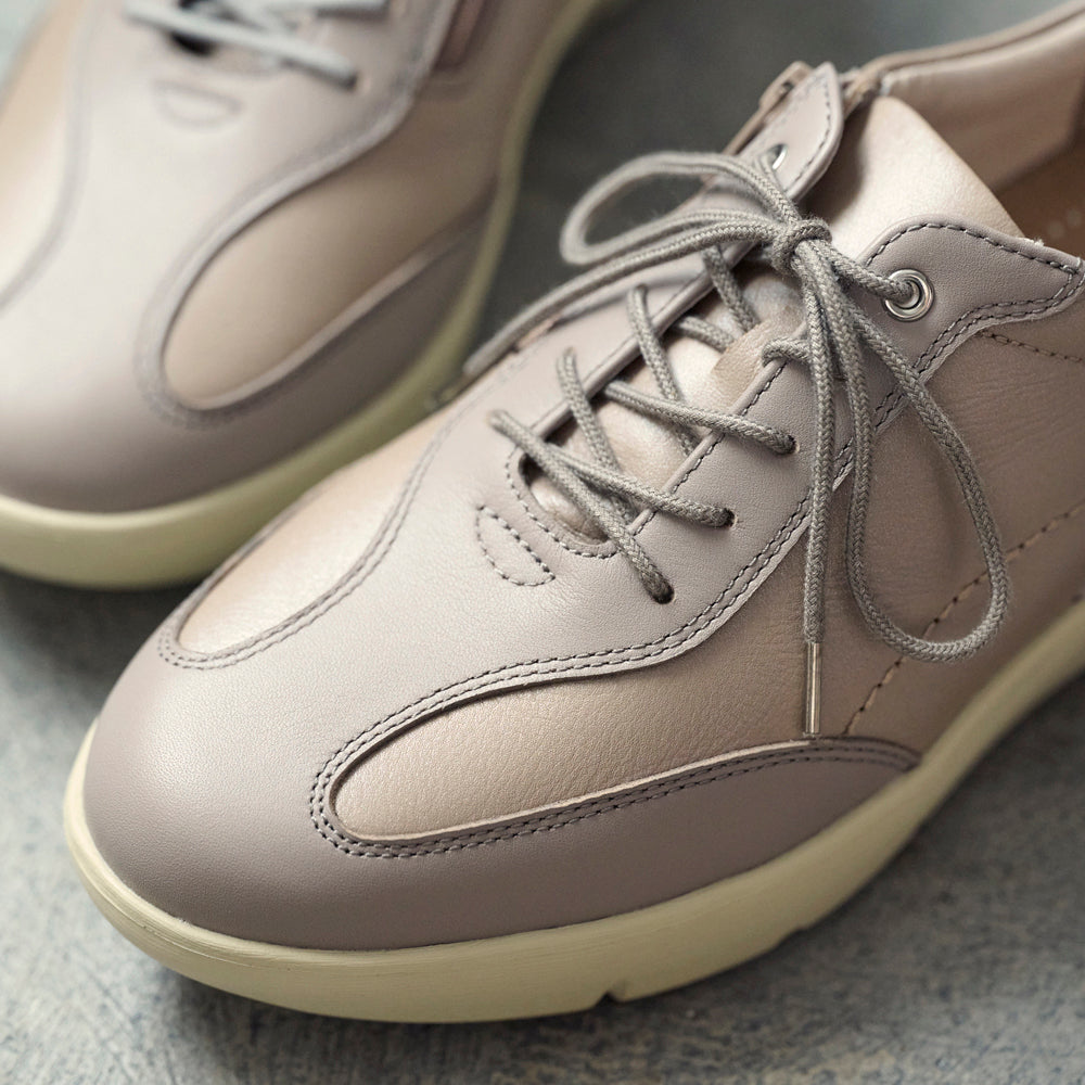 アキレス・ソルボ H 619 ライトグレー｜ラメアクセントが上品な牛革