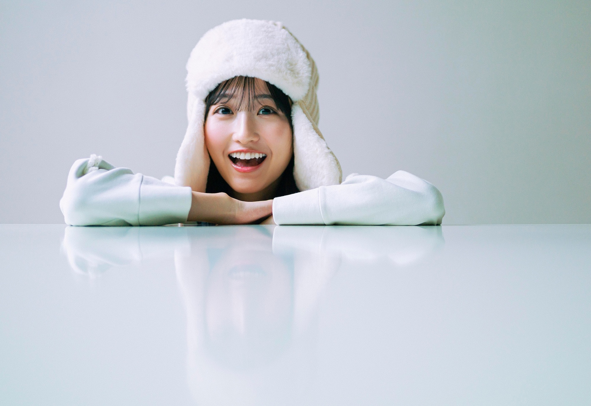 一ノ瀬美空（乃木坂46）、ソロ表紙で多幸感あふれる笑顔を披露