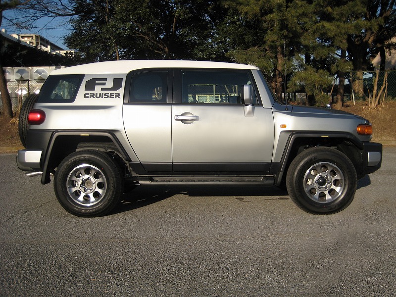 トヨタ FJクルーザー用ショックアブソーバー 3月発売開始予定