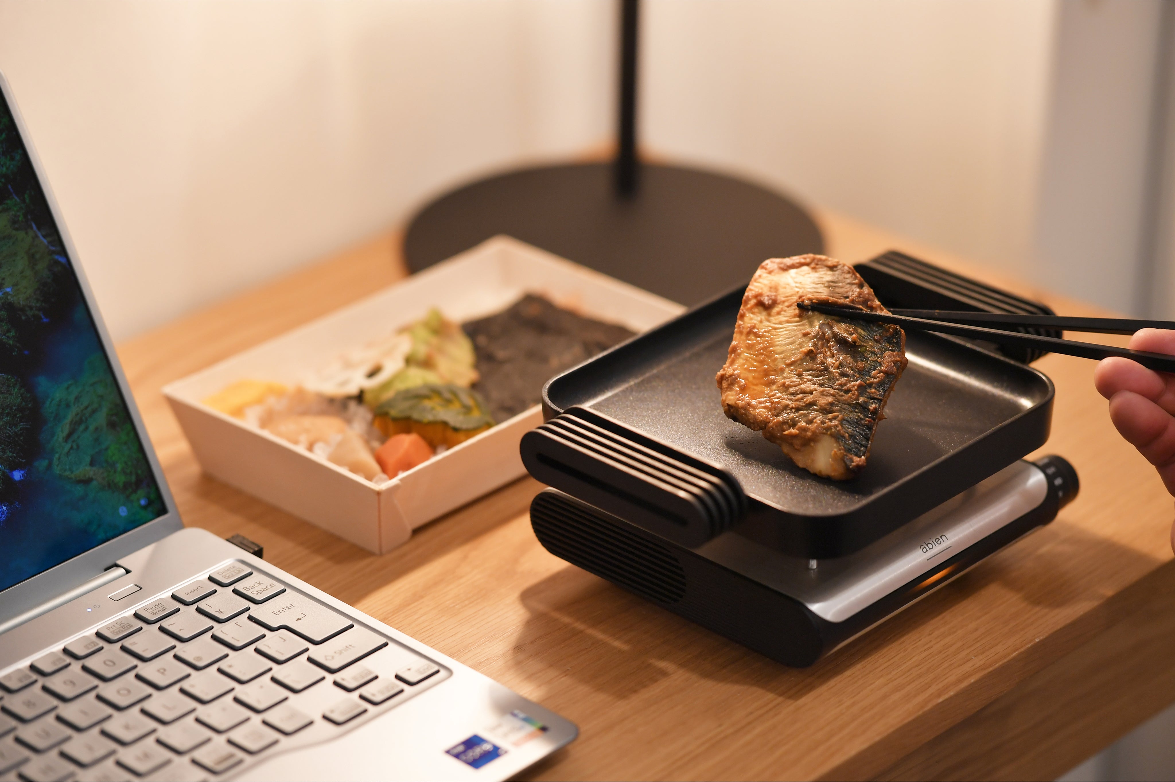 abien MAGIC GRILL mini – 株式会社abien