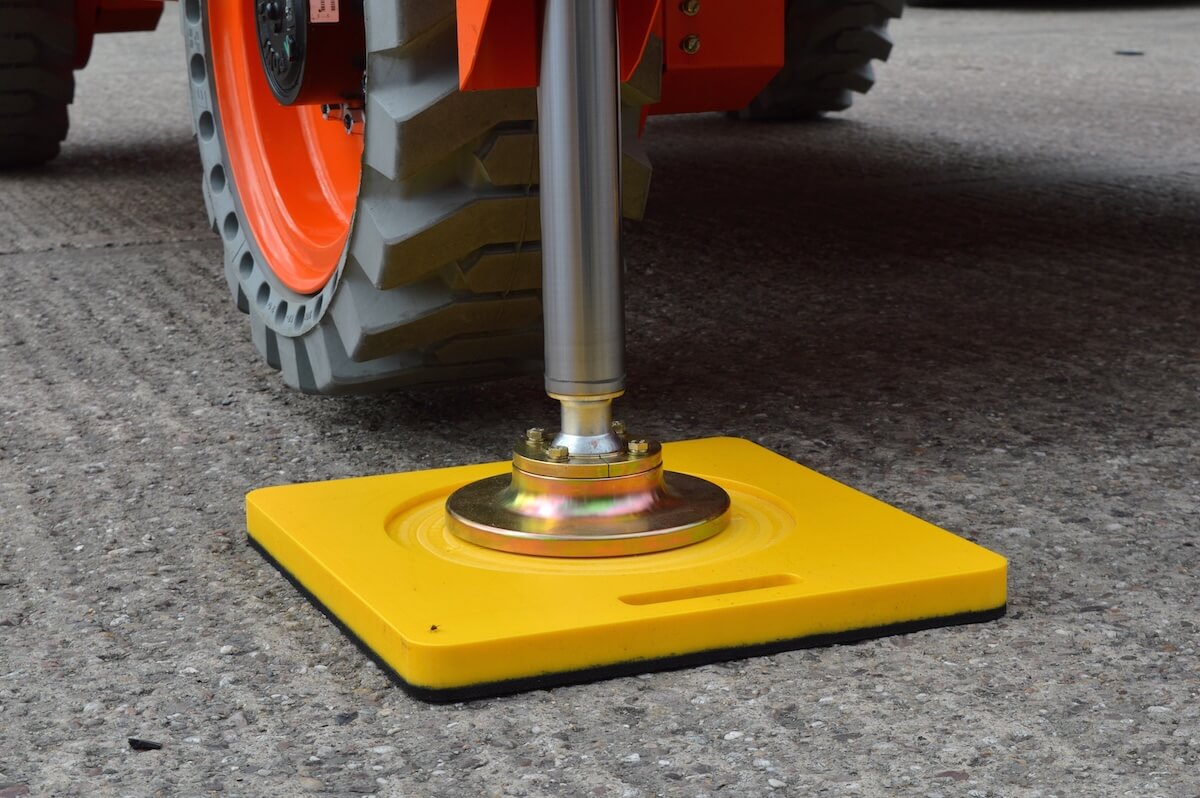 アウトリガー用敷板 ラインナップ・種類 | 材質・サイズ別 | 有限会社