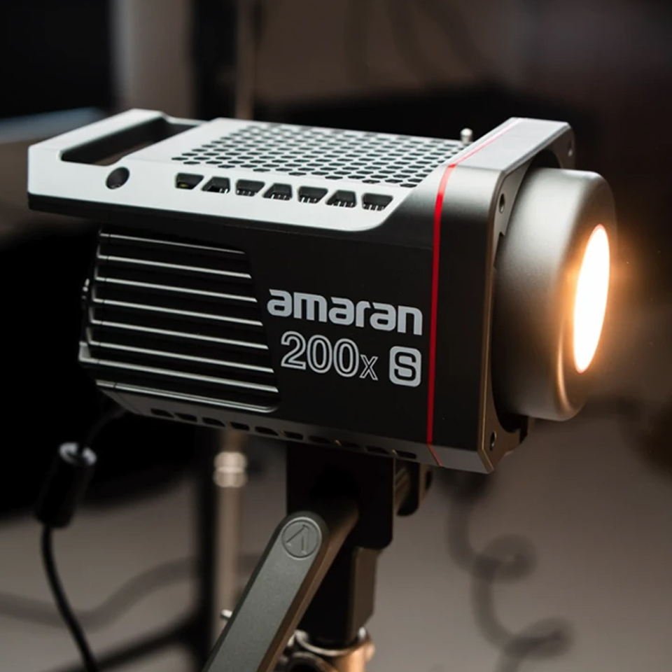 Amaran 200x S Bi-color Spotlight 200w COB Video Light for