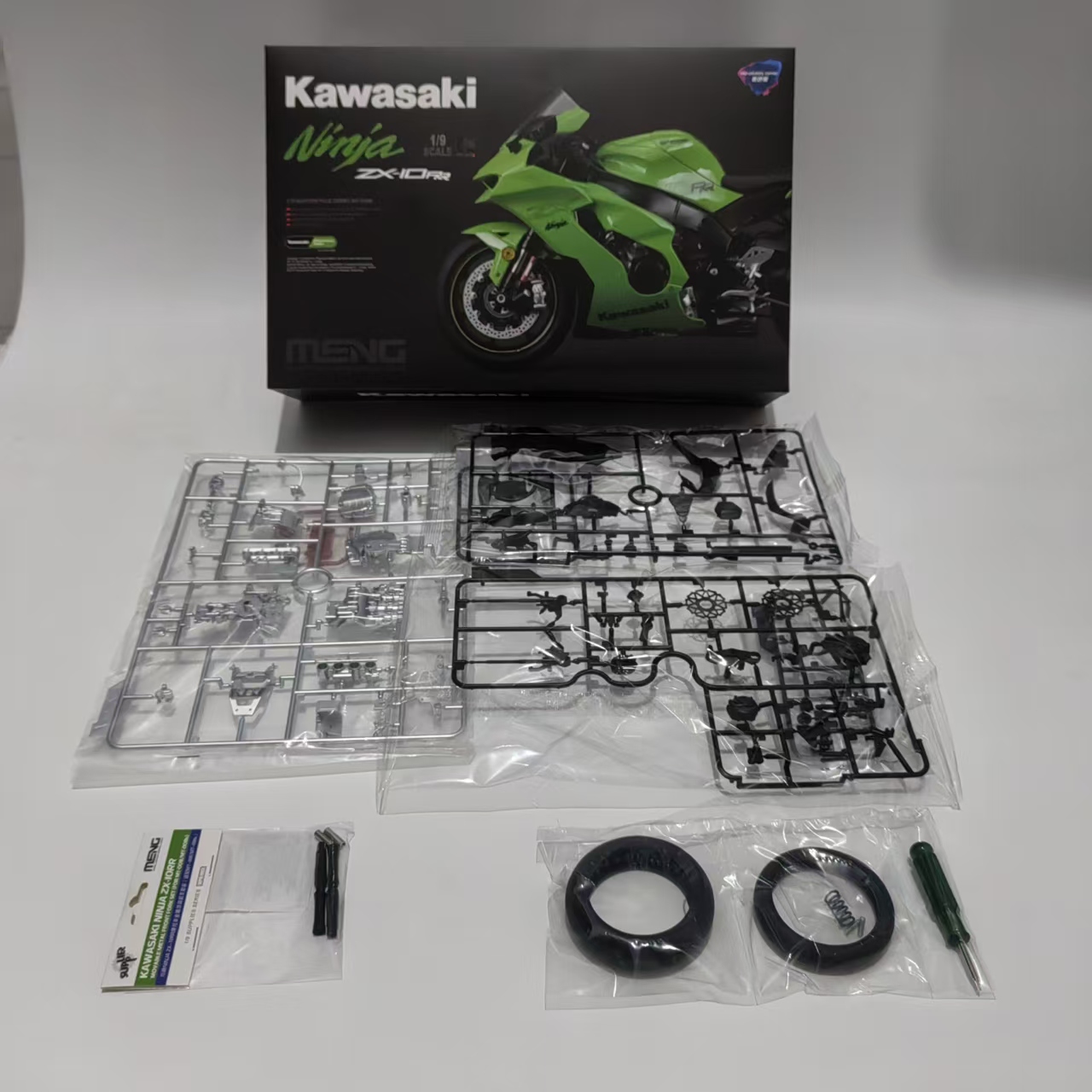 MENG MT-008S 1/9 Kawasaki NINJA ZX-10RR Motorcycle Model Kit—PRE
