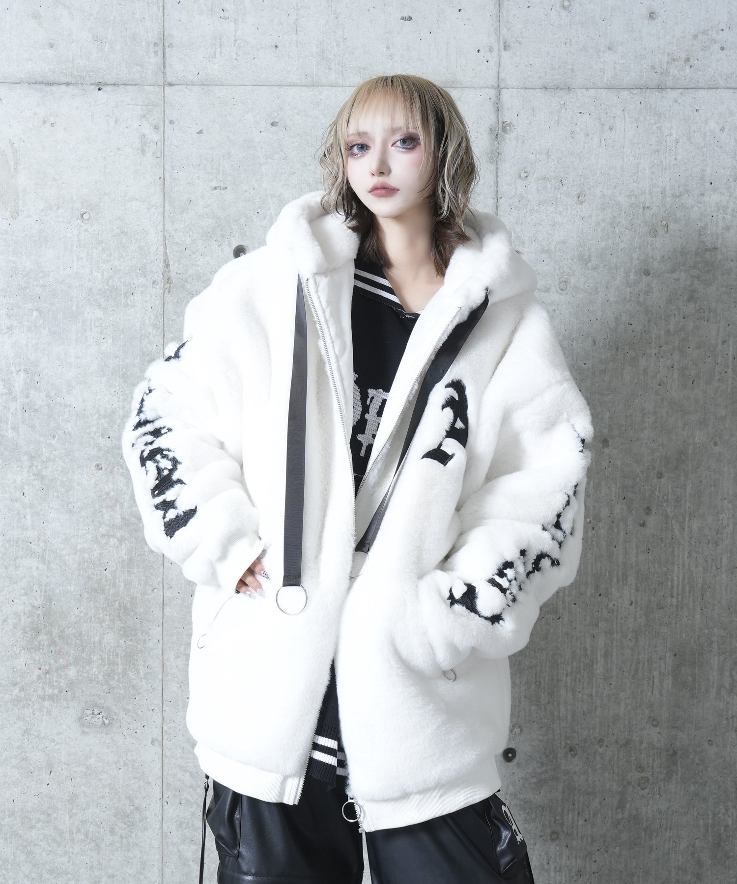 ロゴ刺繍ファーZIPコート– A AM STUDIO