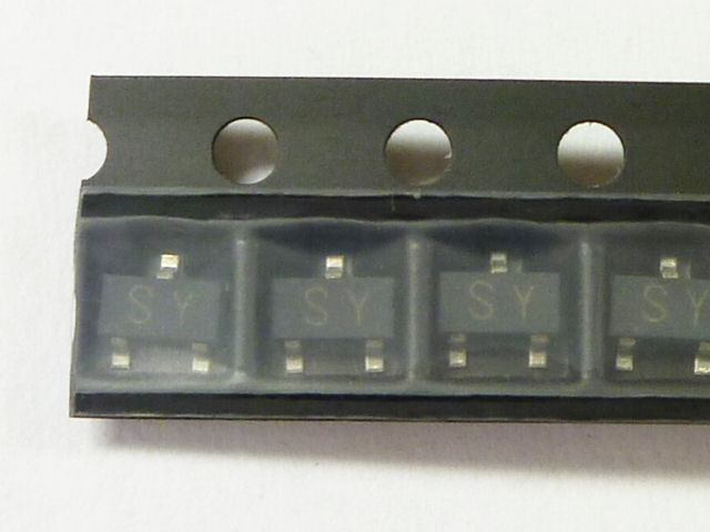 チップトランジスター 低雑音 2SA1162Y 50V150mA: 半導体 秋月電子通商