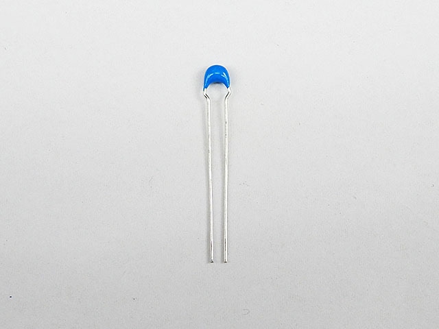 積層セラミックコンデンサー 0.047μF50V X7R 2.54mmピッチ: 受動部品