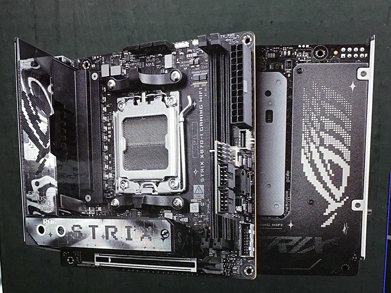 Ryzen 9000対応のMini-ITXマザー「ROG STRIX X870-I GAMING WIFI」が
