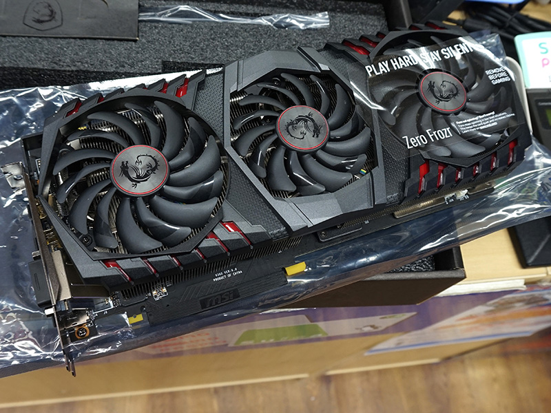 3連ファン仕様の「GeForce GTX 1080 Ti GAMING X TRIO」が発売、重量は