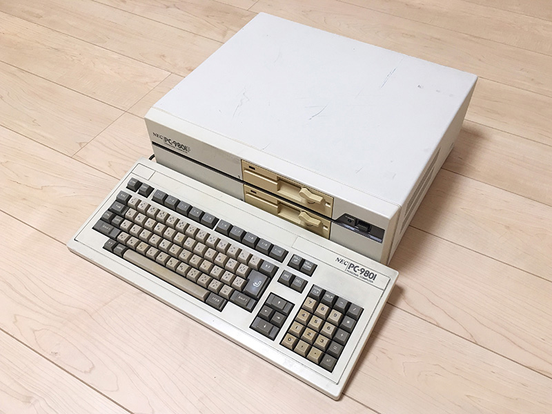 PC-9801シリーズに待望のFDD内蔵モデルが誕生「PC-9801F」 - AKIBA PC
