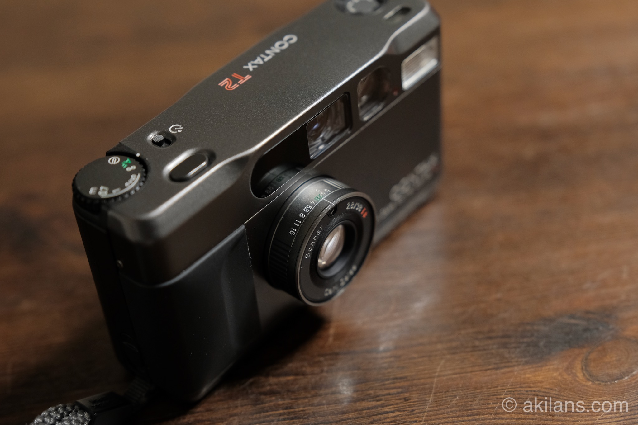 27年以上前に発売されたフィルムカメラCONTAX T2を相棒に決めた理由と