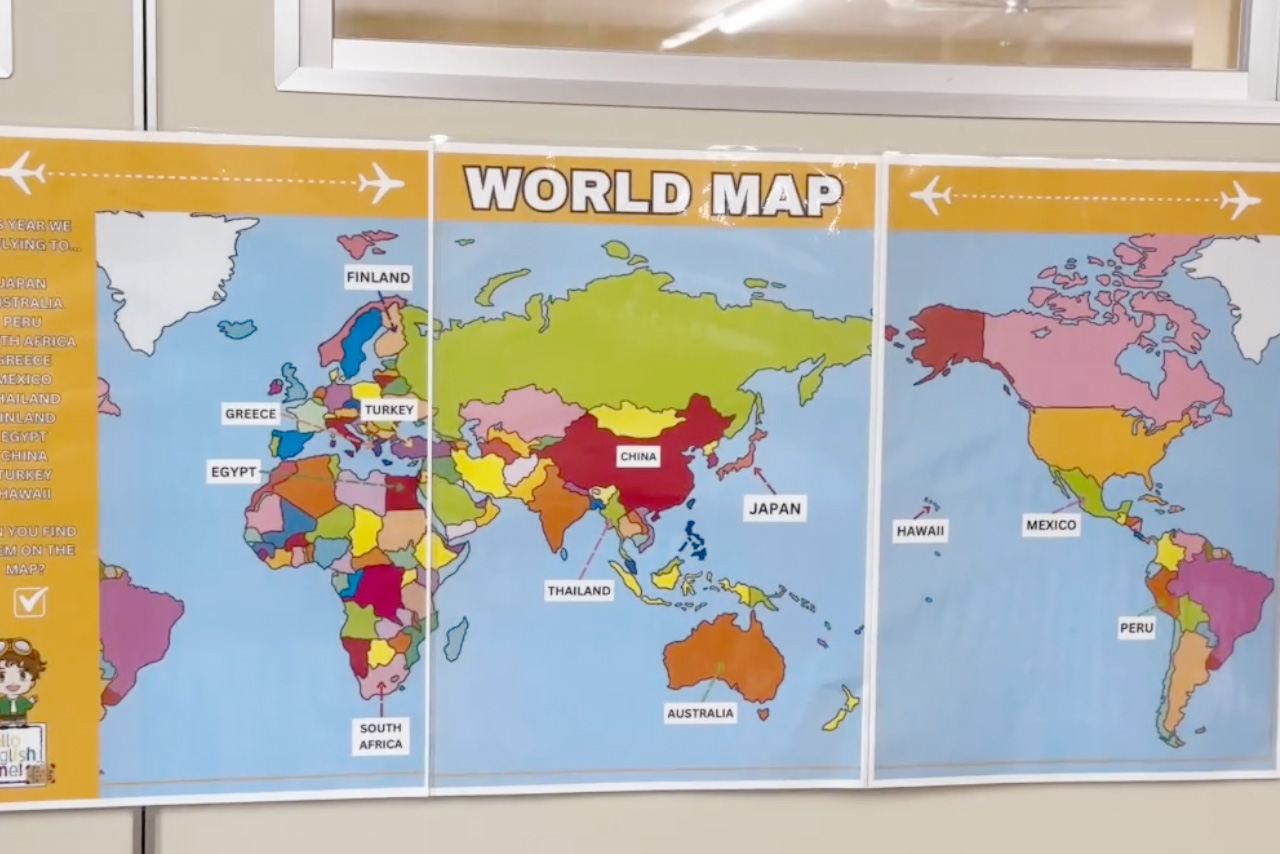 パスポートを使っての英語教室 - あいみー保育園｜川崎市の保育園