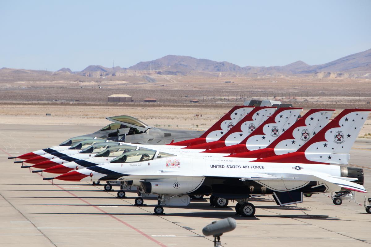 アメリカ空軍サンダーバーズ本拠地ネリス「Aviation Nation 2025」の