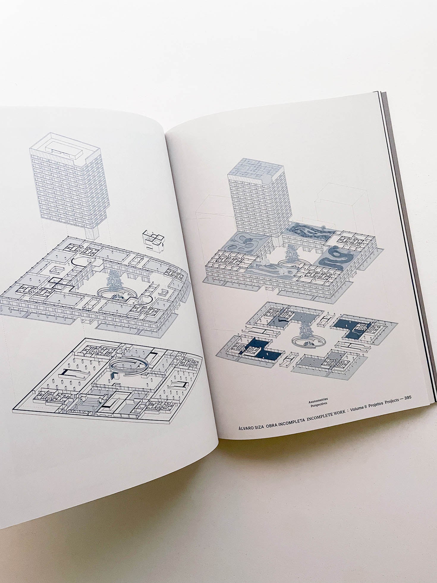 Incomplete Work / Álvaro Siza - 本 屋 青 旗 Ao-Hata Bookstore