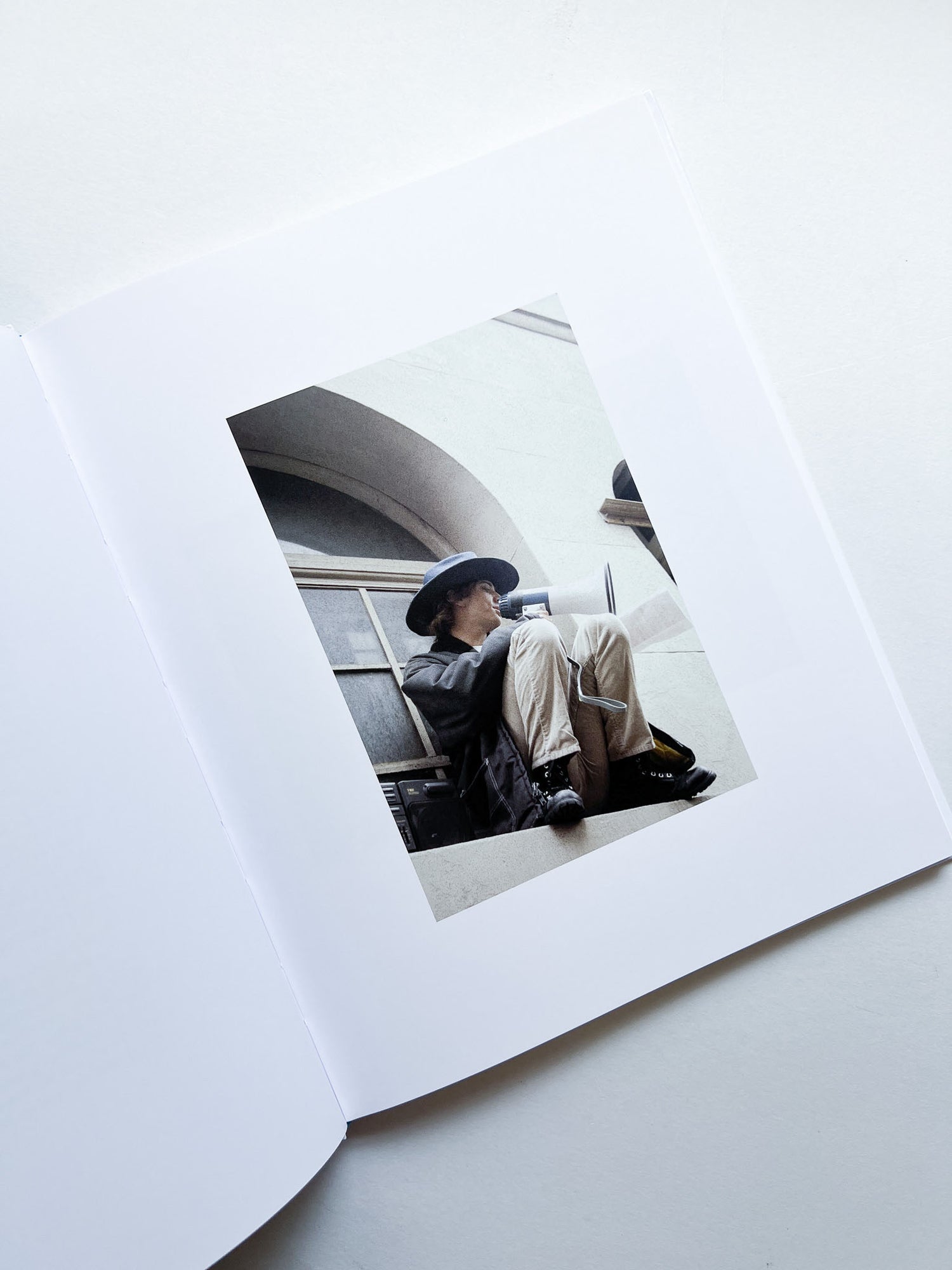 X-GIRL SHOW / Angela Hill - 本 屋 青 旗 Ao-Hata Bookstore