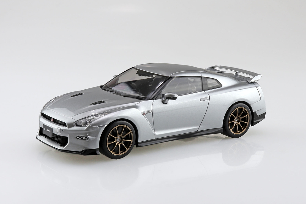ニッサン R35 NISSAN GT-R 2024(アルティメイトメタルシルバー