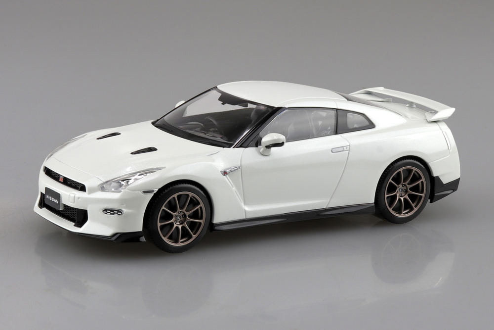 ニッサン R35 NISSAN GT-R 2024(ブリリアントホワイトパール