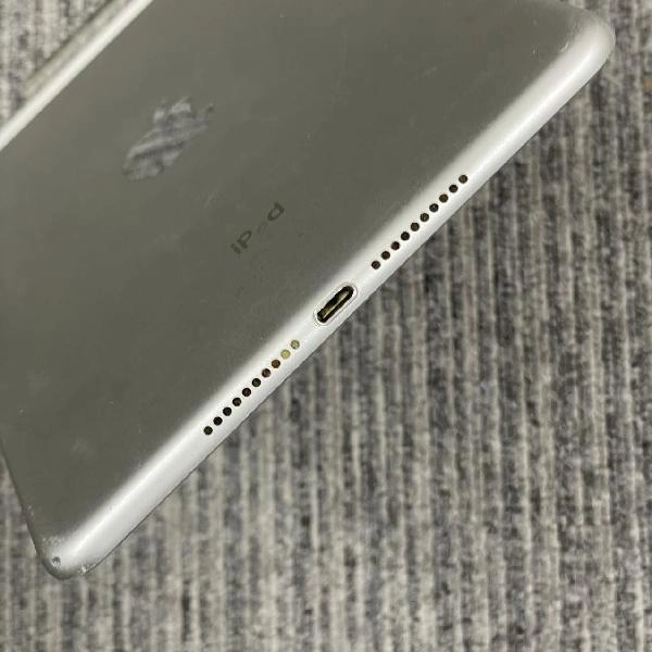 iPad mini 第4世代 SoftBank版SIMフリー 128GB MK772J/A A1550