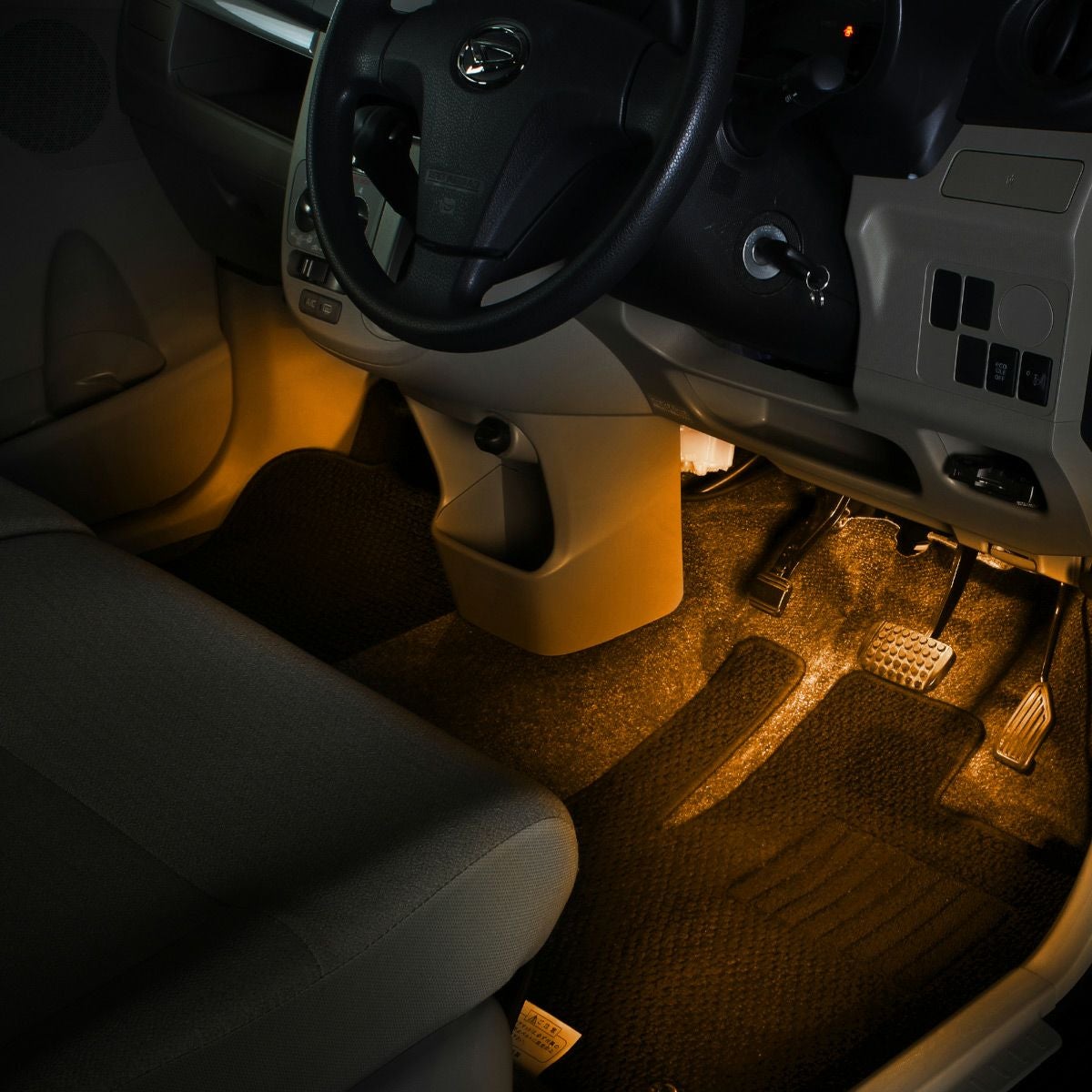 ムーヴ/ステラ(LA100/LA110)専用LEDフットライトキット | エーモン公式