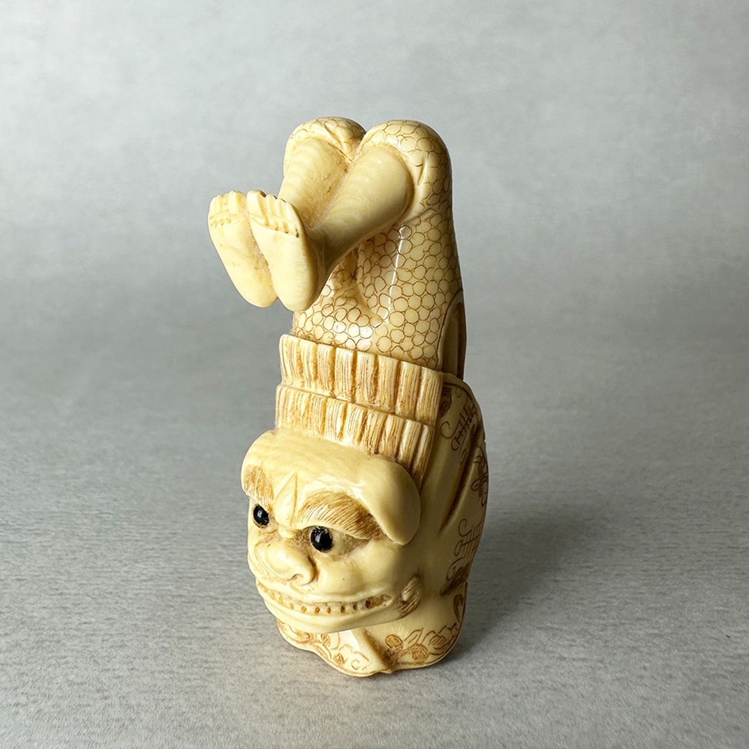 古美術 雨蛙象牙 根付 獅子舞 逆立ち